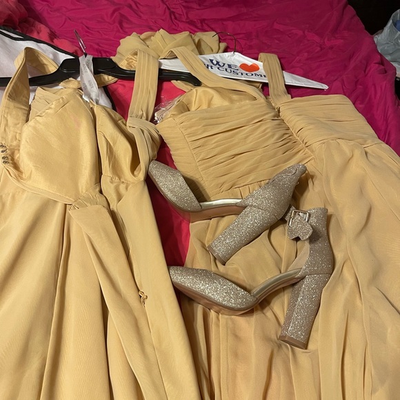 Size 6 dress and jumper. Size 6 heels. Worn one time - Picture 3 of 4